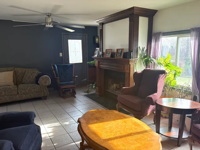 $365,000 | 631 Bent Street, Elgin, IL 60120