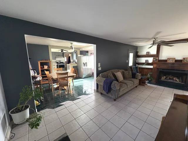 $365,000 | 631 Bent Street, Elgin, IL 60120