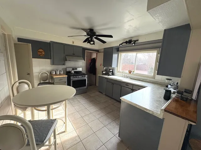 $365,000 | 631 Bent Street, Elgin, IL 60120