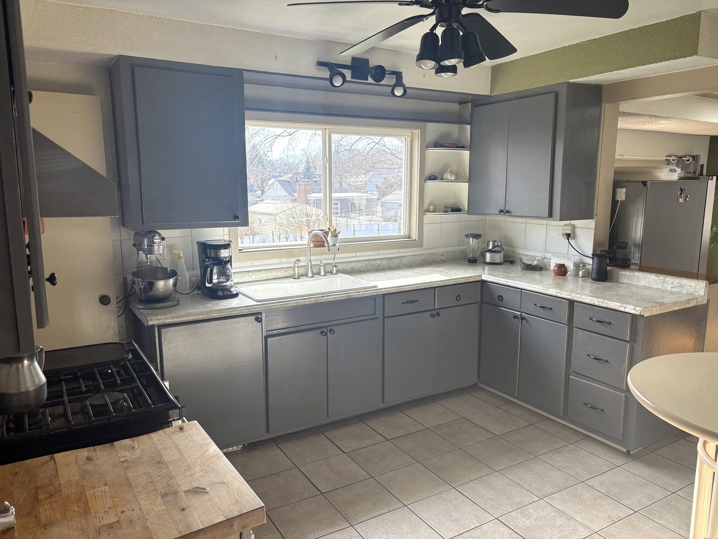 631 Bent Street Elgin, IL 60120 - Photo 25 of 43