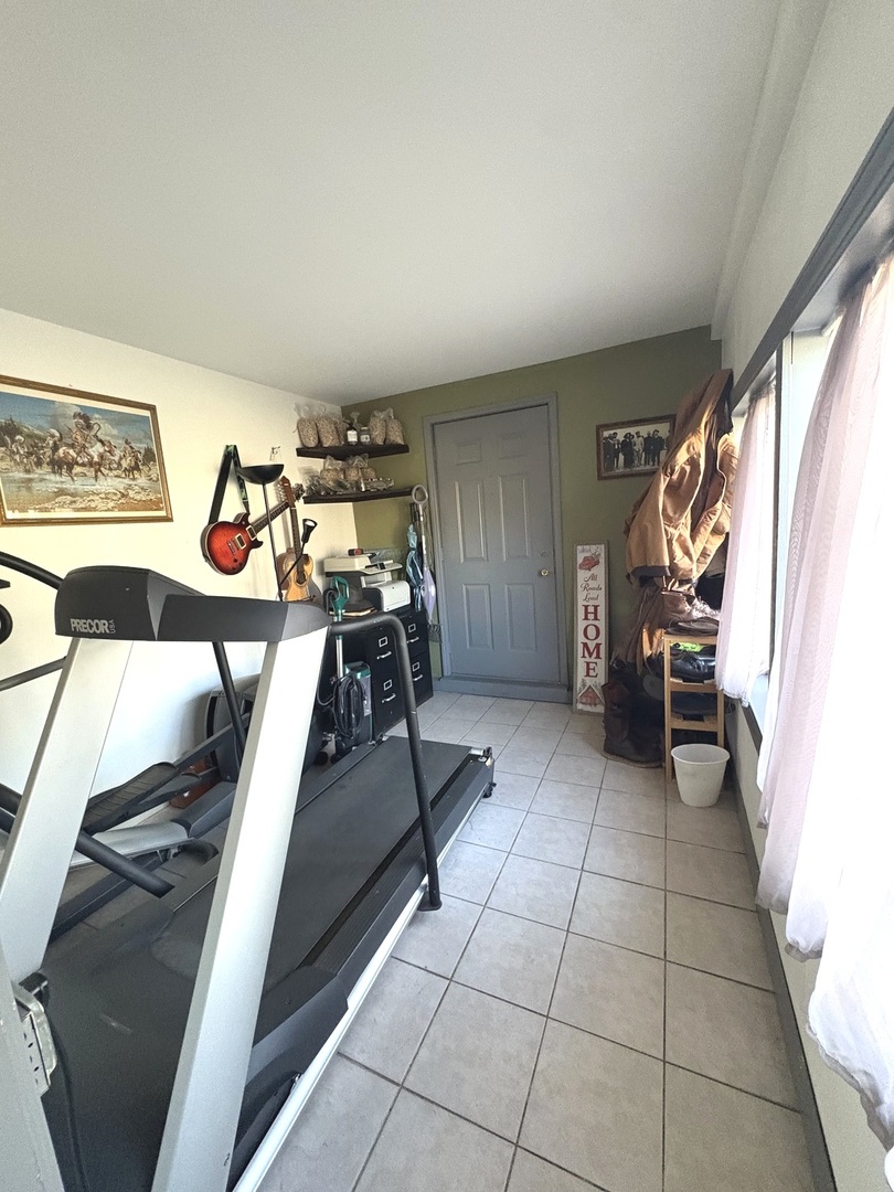 631 Bent Street Elgin, IL 60120 - Photo 28 of 43