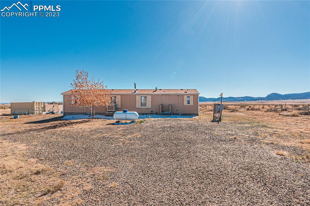 24225 East View Road Trinidad, CO 81082 - Photo 3 of 50 a living room with furniture