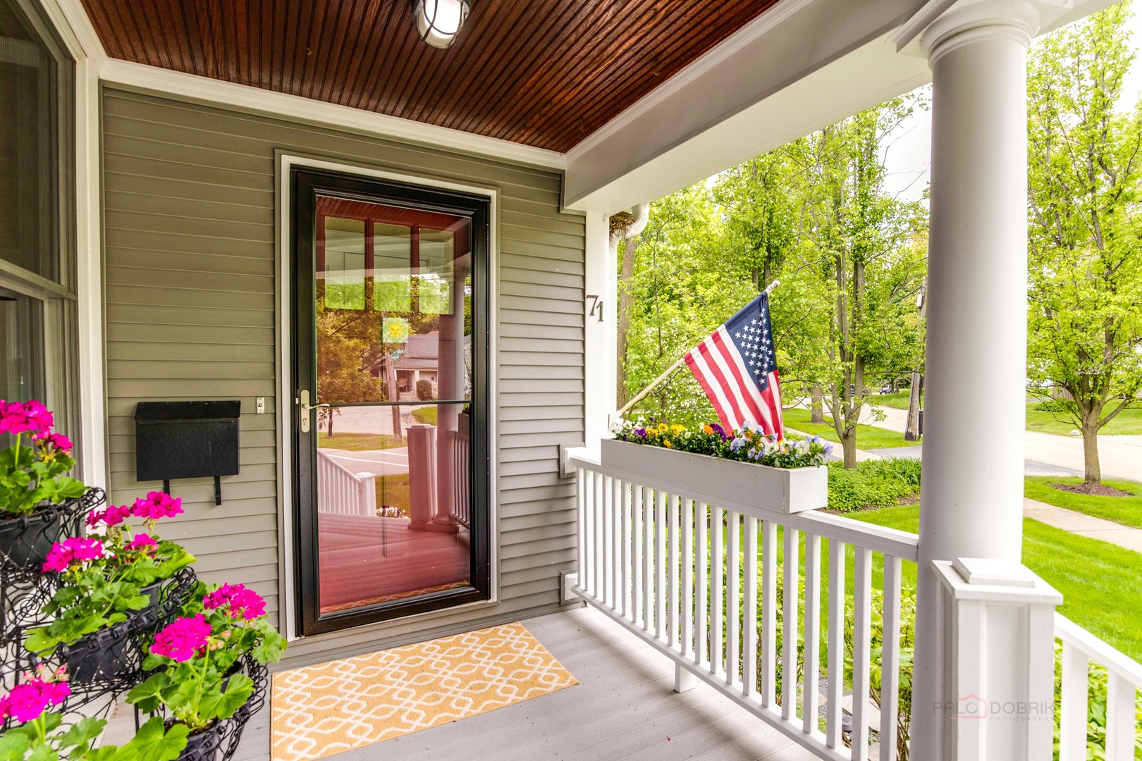 71 Washington Road Lake Forest, IL 60045 - Photo 4 of 39 a view of front door and wooden floor