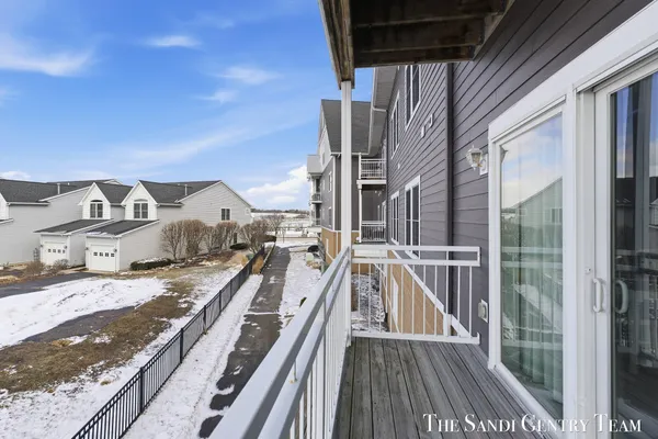 $369,900 | 917 West Savidge Street, Unit 1, Spring Lake, MI 49456