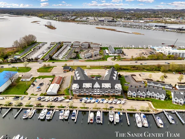 $369,900 | 917 West Savidge Street, Unit 1, Spring Lake, MI 49456
