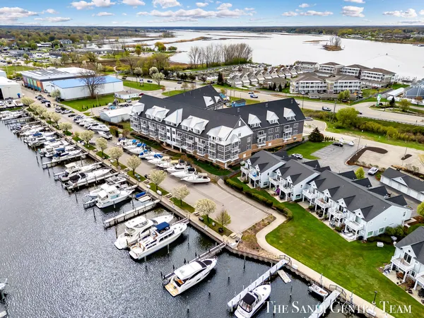 $369,900 | 917 West Savidge Street, Unit 1, Spring Lake, MI 49456