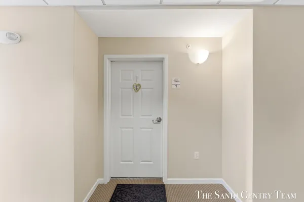 $369,900 | 917 West Savidge Street, Unit 1, Spring Lake, MI 49456