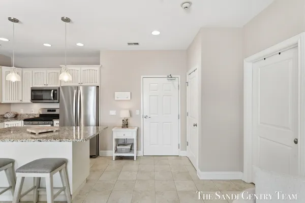 $369,900 | 917 West Savidge Street, Unit 1, Spring Lake, MI 49456