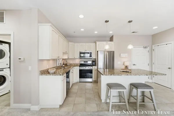 $369,900 | 917 West Savidge Street, Unit 1, Spring Lake, MI 49456