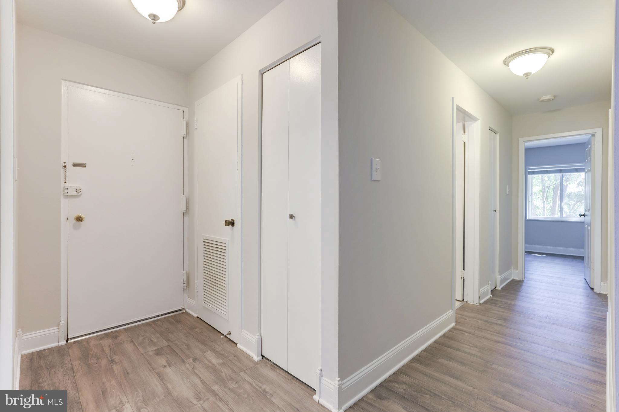 1439 Northgate Square, Unit 21B Reston, VA 20190 - Photo 3 of 27