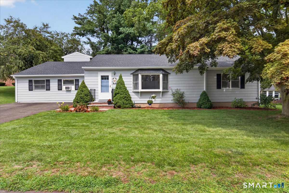 22 Robinwood Road Hamden, CT 06517 - Photo 1 of 40 Gallery Image 1