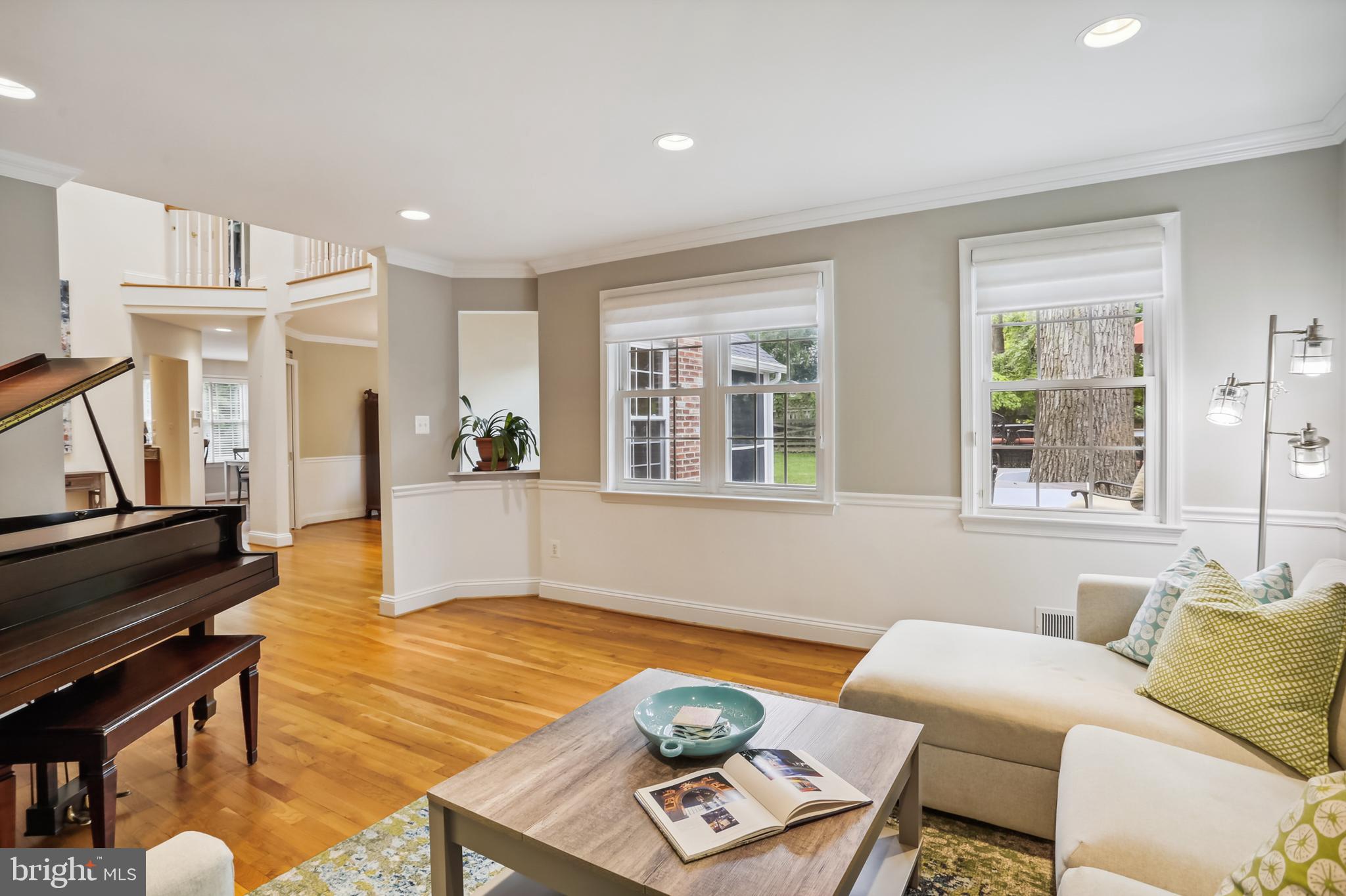 6820 Old Stage Road North Bethesda, MD 20852 - Photo 21 of 87 Living room looks out onto trex deck /level yard