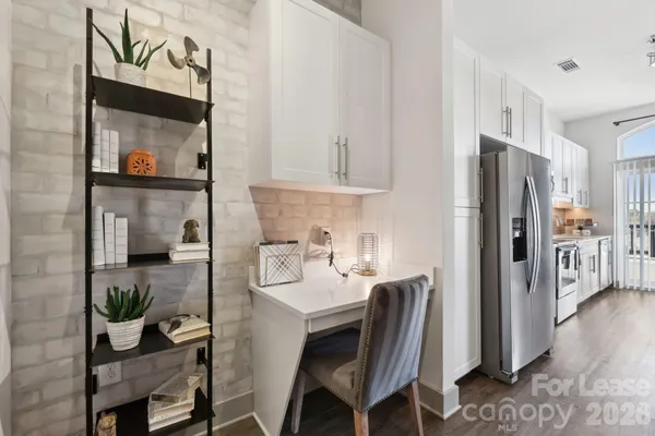 $1,443 | 905 Kenilworth Avenue, Unit A4J, Charlotte, NC 28204