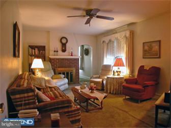 2201 Lenhart Road Colmar, PA 18915 - Photo 2 of 10 Living Room