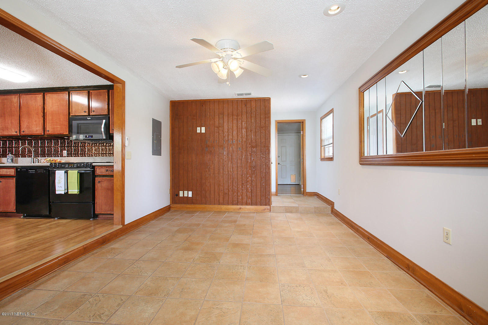 2456 Fernside Road Jacksonville, FL 32246 - Photo 8 of 25 050_1600x1067_mls