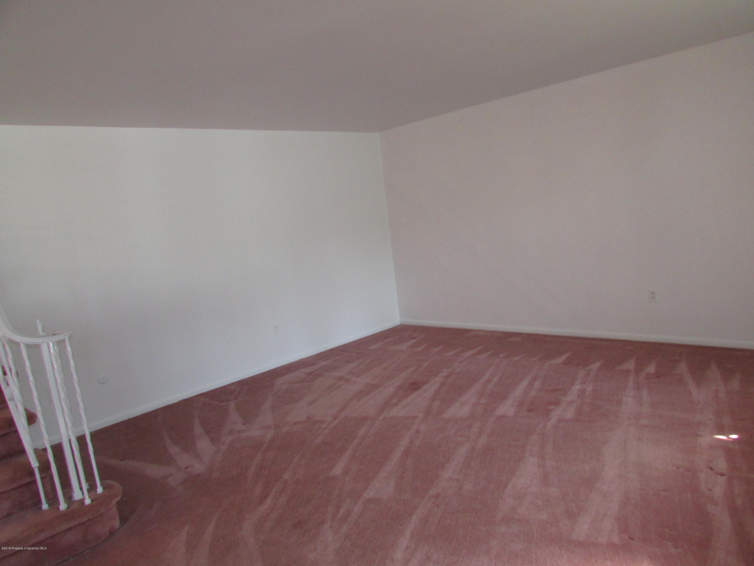 829 East Mountain Road Scranton, PA 18505 - Photo 4 of 43 Gallery Image 4