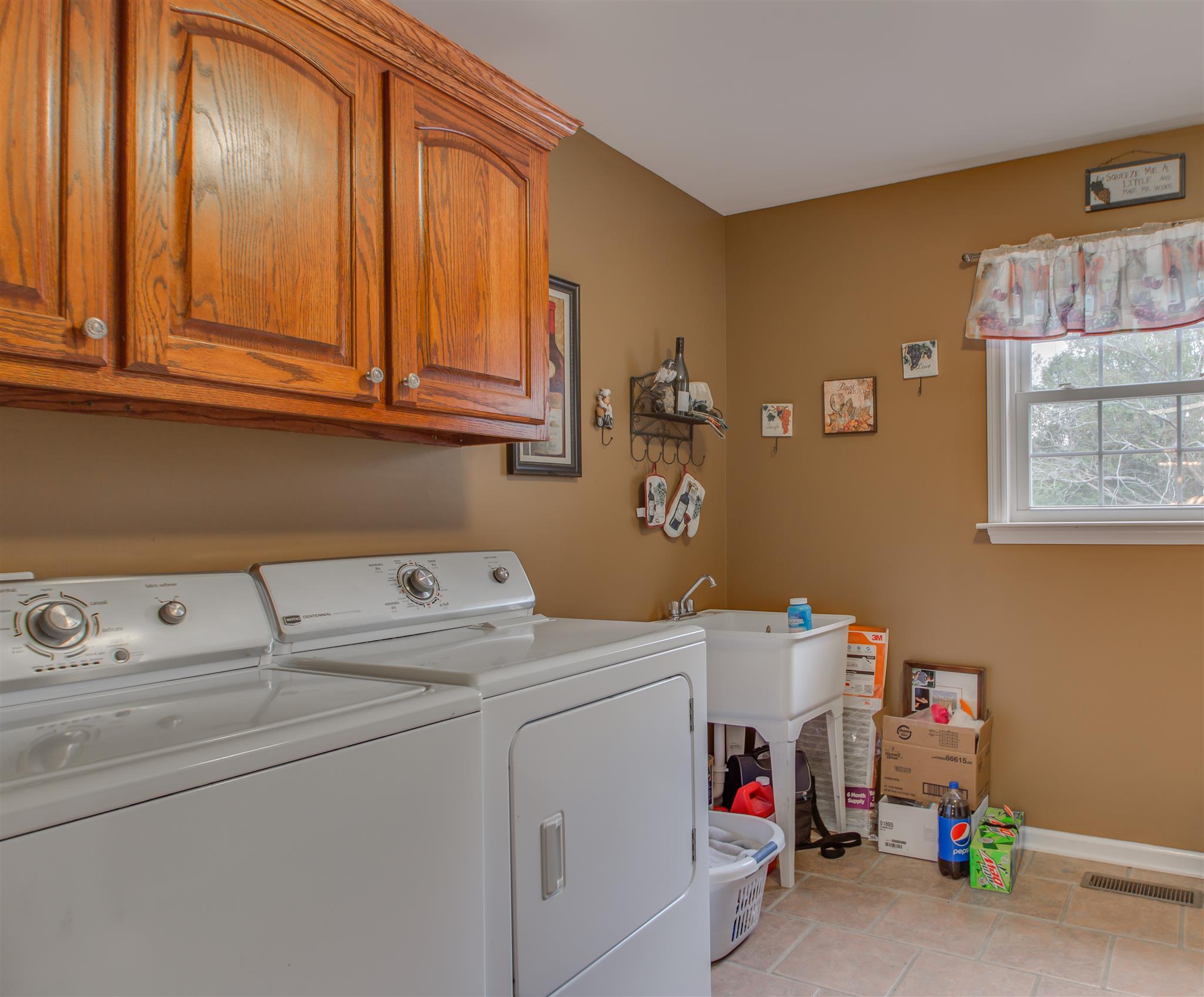 2943 Robert Skelley Road Columbia, TN 38401 - Photo 21 of 30 a utility room with dryer and washer