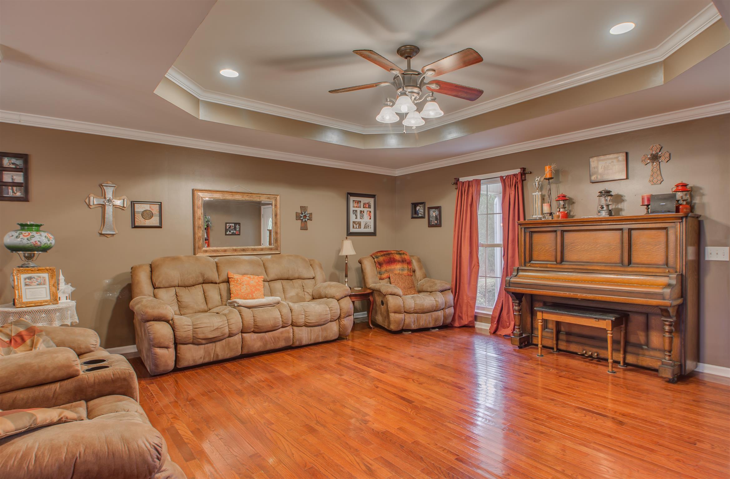 2943 Robert Skelley Road Columbia, TN 38401 - Photo 8 of 30 a living room with furniture and wooden floor