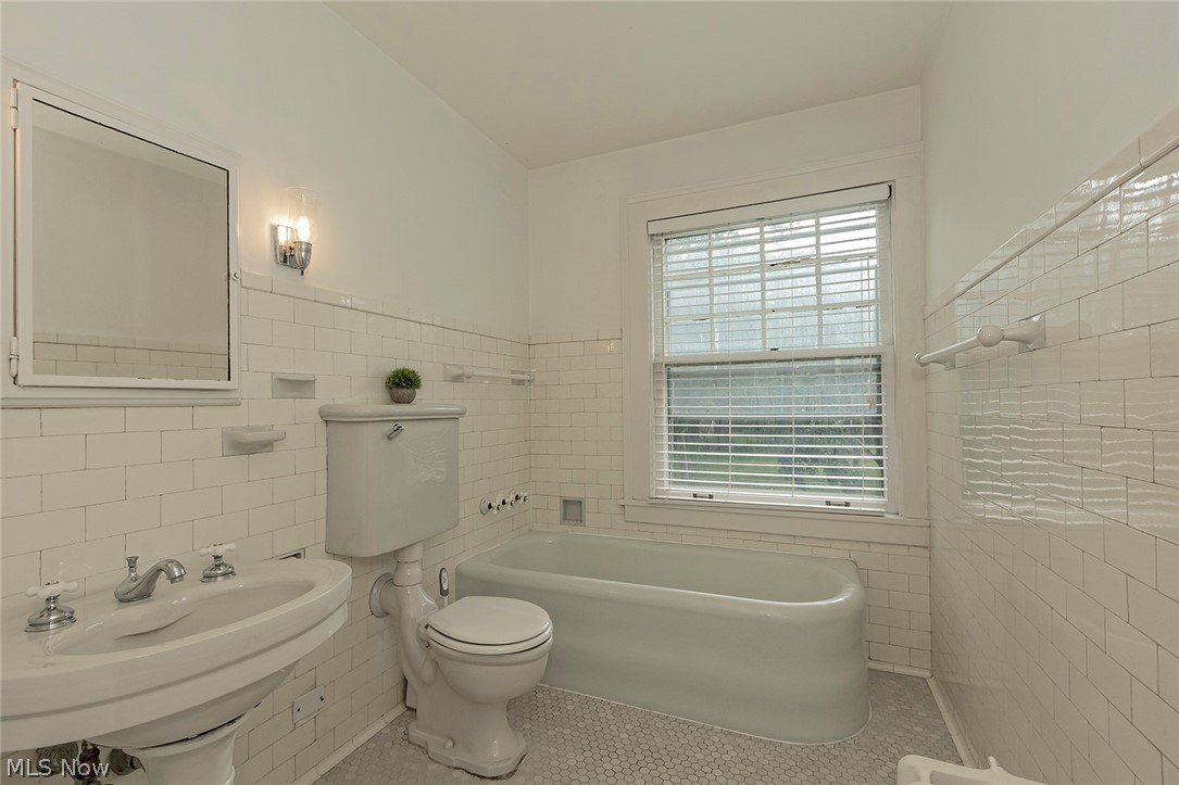 2944 Broxton Road Cleveland, OH 44120 - Photo 21 of 35
