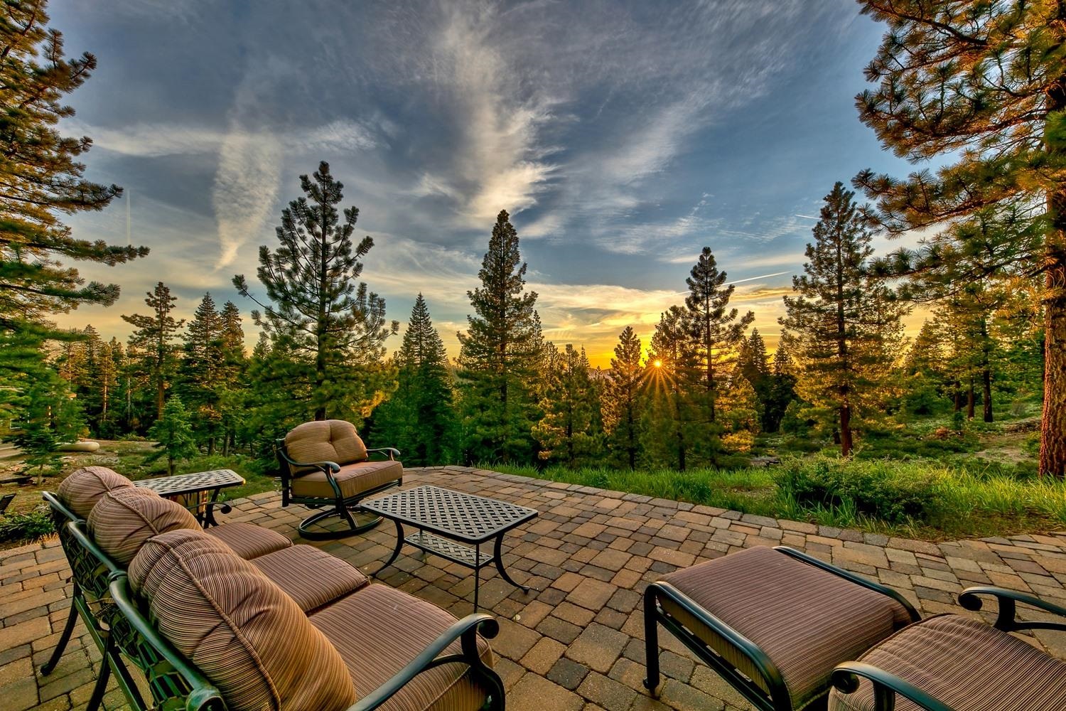 16125 Martis Peak Road Truckee, CA 96161 - Photo 6 of 21 a view of a patio in back of a house