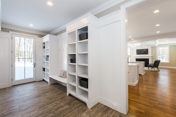 7 Willard Circle Lexington, MA 02421 - Photo 11 of 28 Gallery Image 11