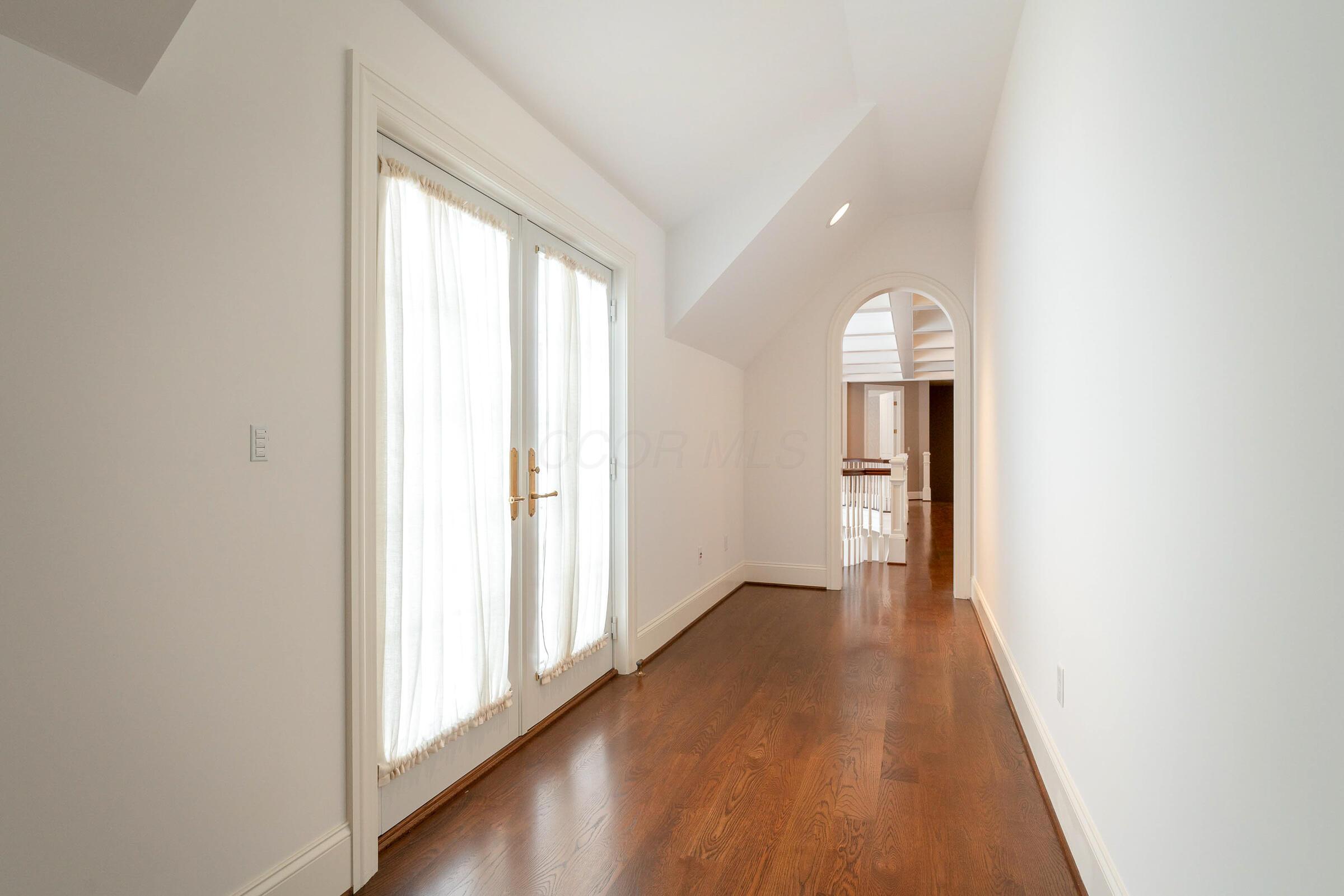 780 Home Road Delaware, OH 43015 - Photo 78 of 130 Second Floor Hallway