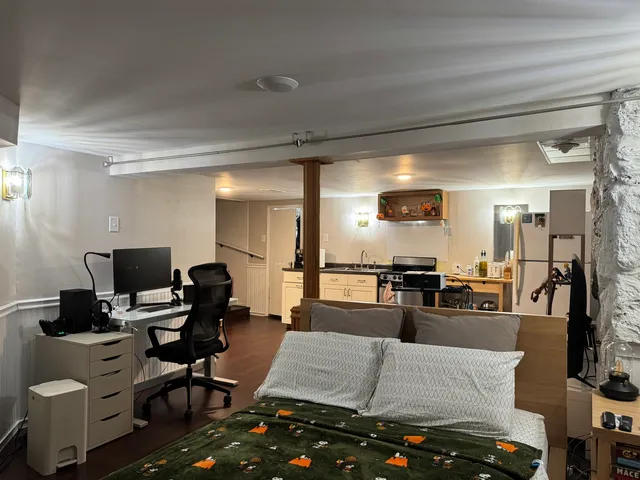 $370,000 | 300 South Cumberland Parkway, Des Plaines, IL 60016