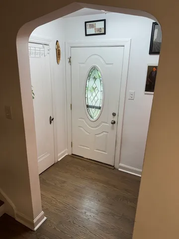 $370,000 | 300 South Cumberland Parkway, Des Plaines, IL 60016