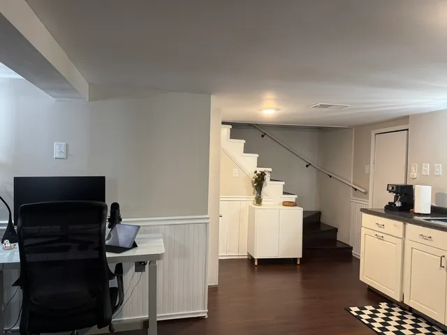 $370,000 | 300 South Cumberland Parkway, Des Plaines, IL 60016