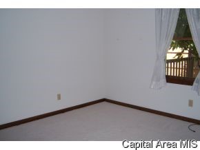 409 Barons Road Springfield, IL 62704 - Photo 6 of 11