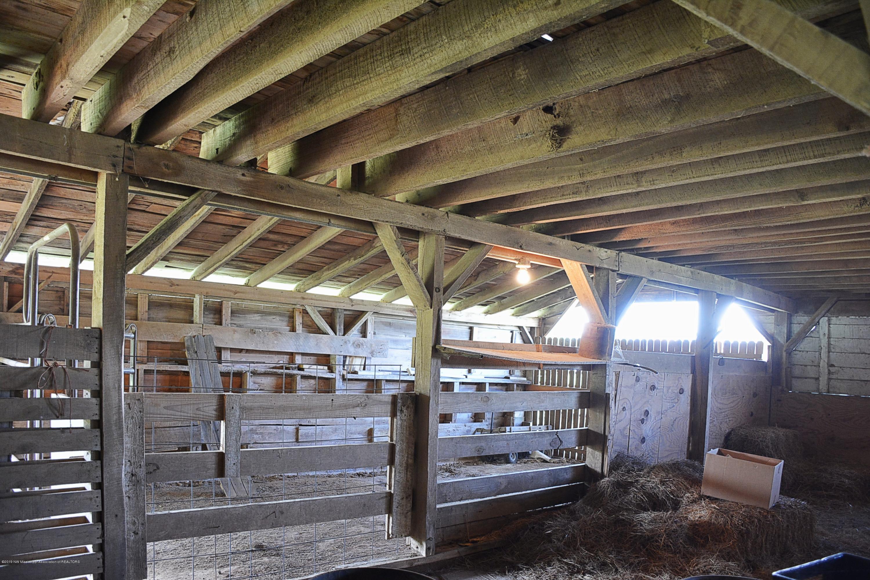 1466 A Merry Hill Ranch Road Senatobia, MS 38668 - Photo 24 of 27 Barn Stall