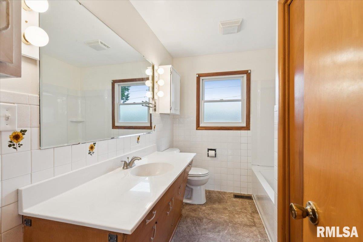 411 15th Avenue Fulton, IL 61252 - Photo 18 of 21