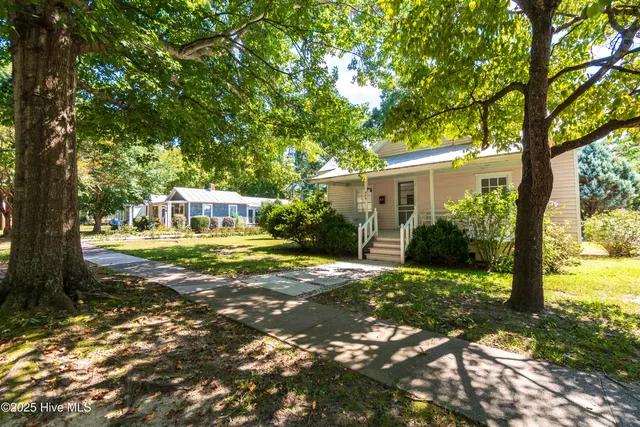 $357,000 | 406 Elliott Street, Edenton, NC 27932