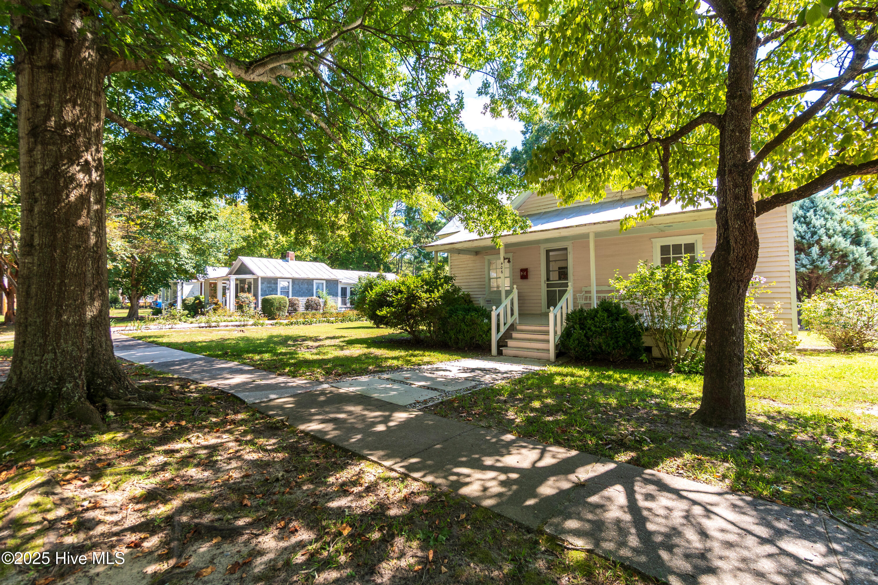 406 Elliott Street Edenton, NC 27932 - Photo 3 of 29 406 int.-7