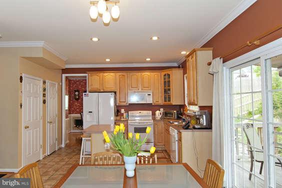 6405 Ivy Spring Elkridge, MD 21075 - Photo 7 of 30 Kitchen