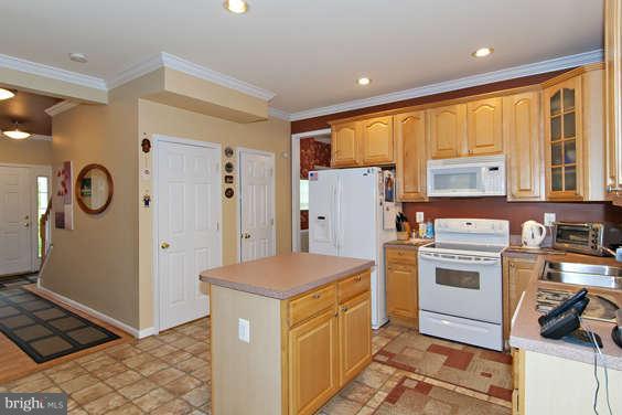 6405 Ivy Spring Elkridge, MD 21075 - Photo 10 of 30 Kitchen