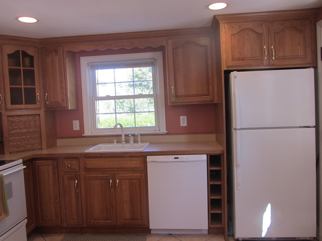 32 Pierce Road Rockland, MA 02370 - Photo 8 of 30 Gallery Image 8