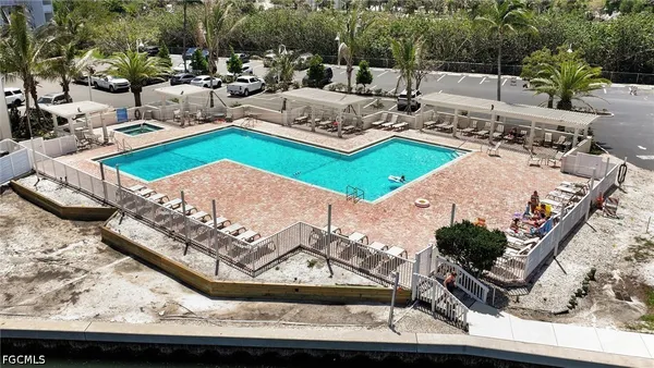 $975,000 | 5323 Bayside Villas, Unit 24, Captiva, FL 33924