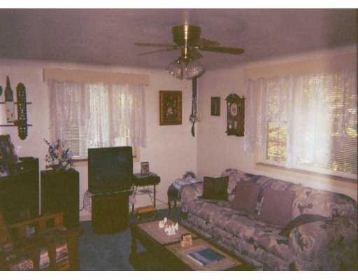 3102 Blocks Road Claridge, PA 15623 - Photo 2 of 8 Living Room.