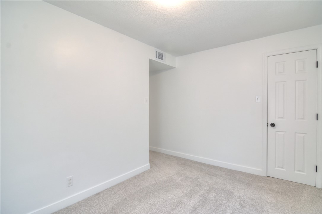 3506 East Leafdale Avenue Decatur, IL 62521 - Photo 17 of 25 a view of small space