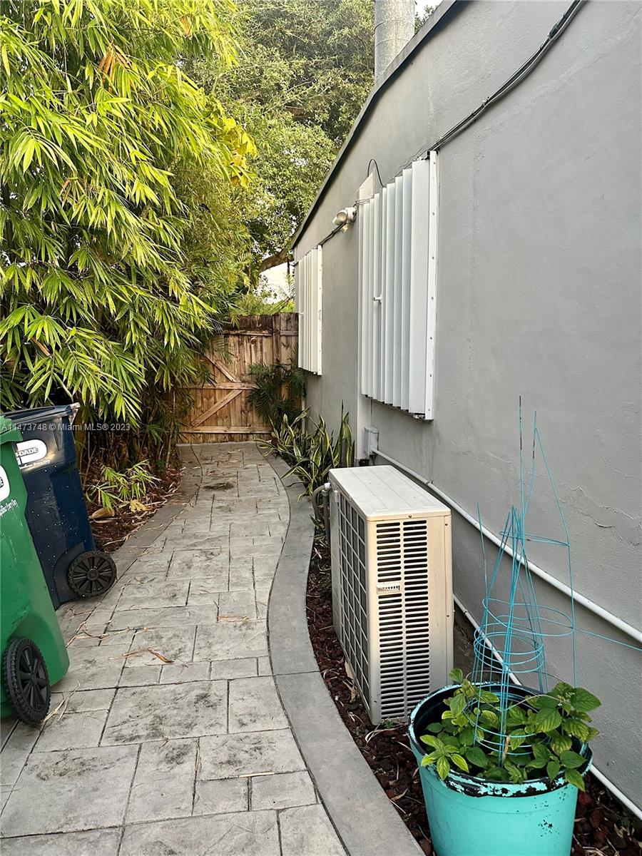 Olympia Heights Miami, FL 33165 - Photo 37 of 45 a view of a backyard with sitting area