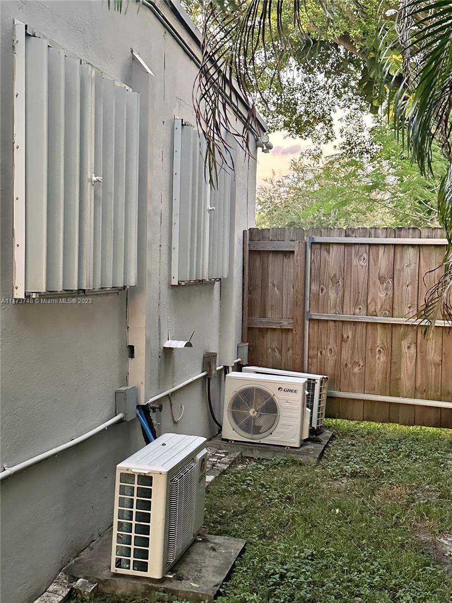 Olympia Heights Miami, FL 33165 - Photo 39 of 45 a backyard of a house