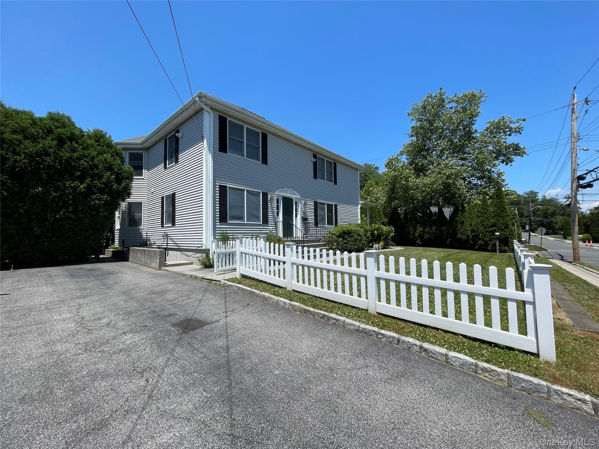 46 Maple Avenue Rye, NY 10580 - Photo 15 of 15 Driveway