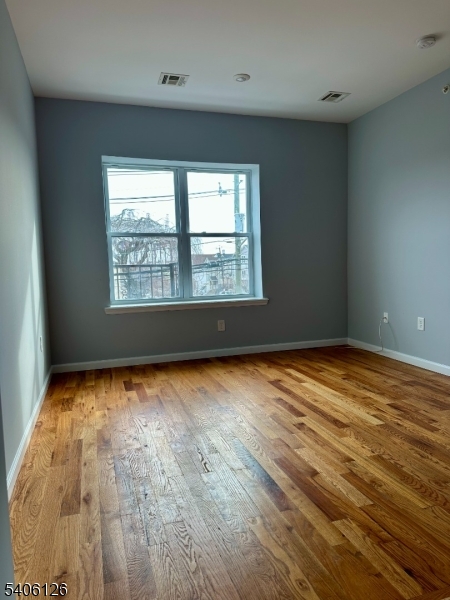 201 Marshall Street, Unit 8 Elizabeth Port, NJ 07206 - Photo 6 of 15