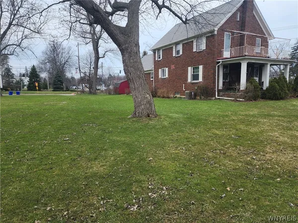 $369,900 | 5009 Lake Shore Road, Hamburg, NY 14075