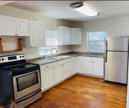 $2,400 | 710 North 5th Street, Lantana, FL 33462