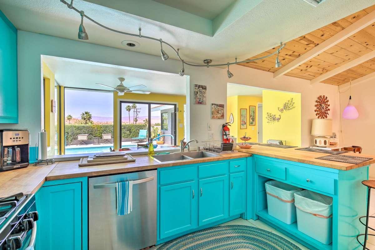 68298 Terrace Road Cathedral City, CA 92234 - Photo 17 of 59 Kitchen looking north towards pool