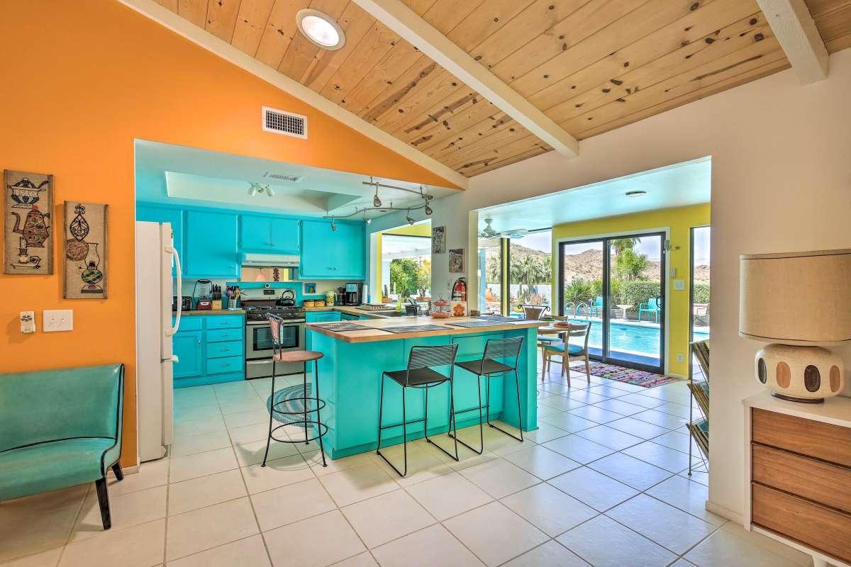 68298 Terrace Road Cathedral City, CA 92234 - Photo 23 of 59 Kitchen looking towards pool