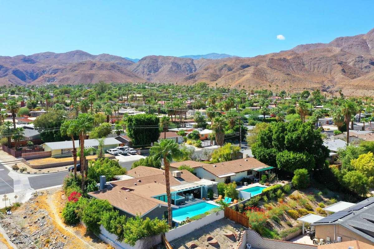 68298 Terrace Road Cathedral City, CA 92234 - Photo 56 of 59 Drone view looking south