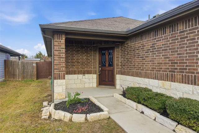$2,300 | 11912 Jamie Drive, Manor, TX 78653